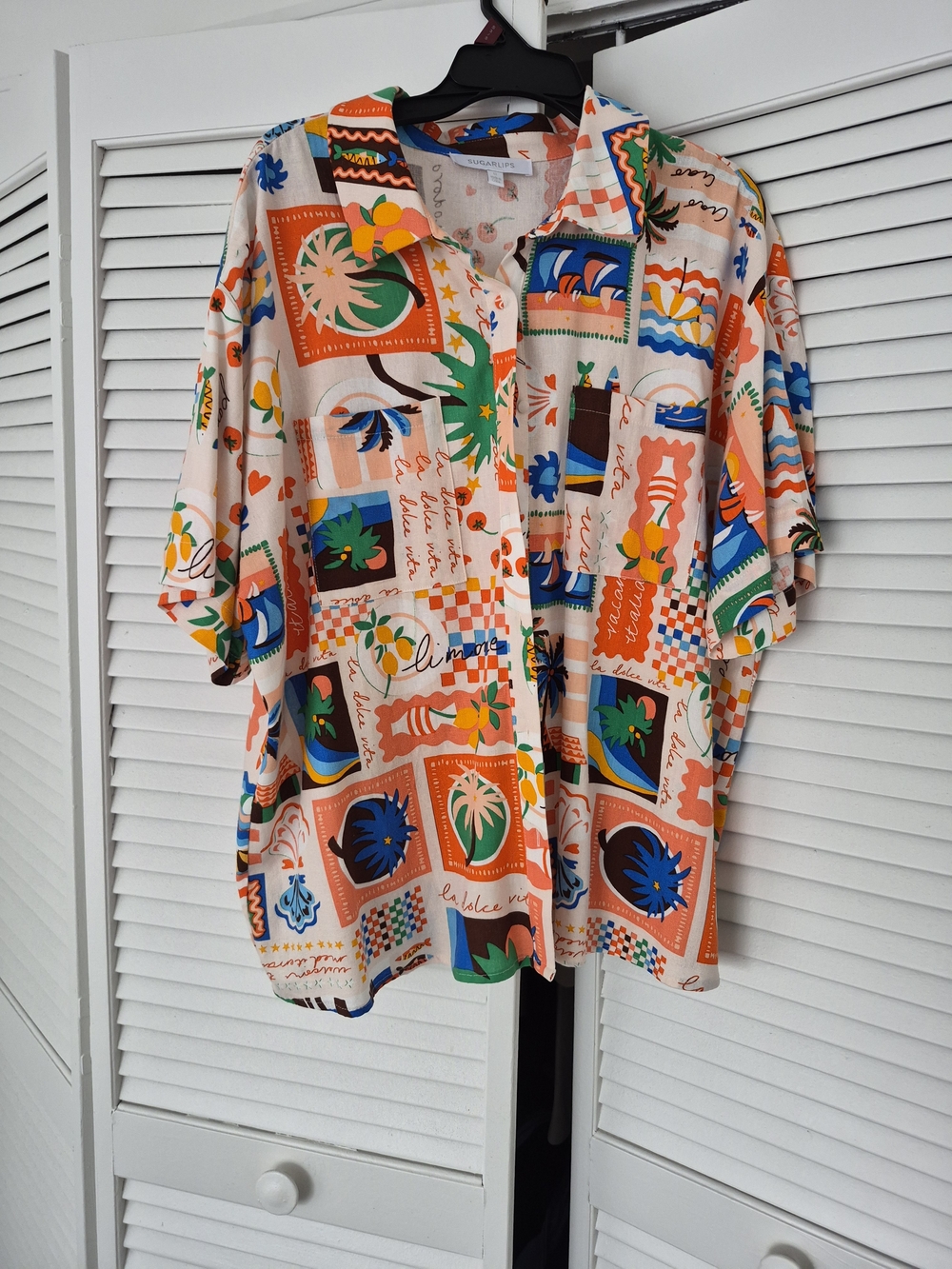 Women's Button-Down Short Sleeve Shirt in Multi-Color Print